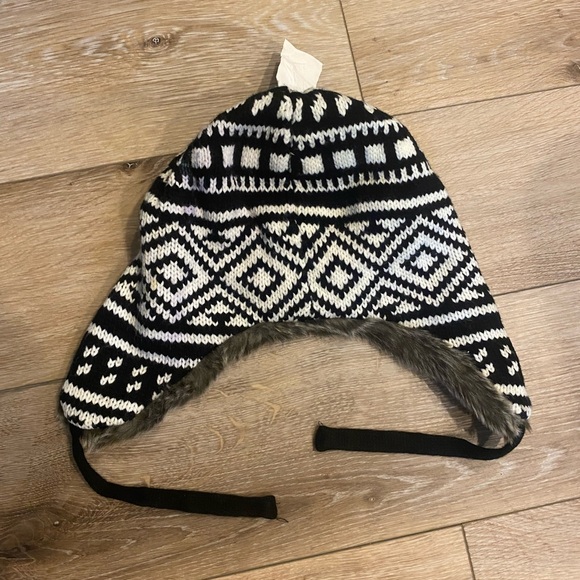 Women’s Trapper Hat Faux Fur Black & White One size H & M NWT! - Picture 2 of 5